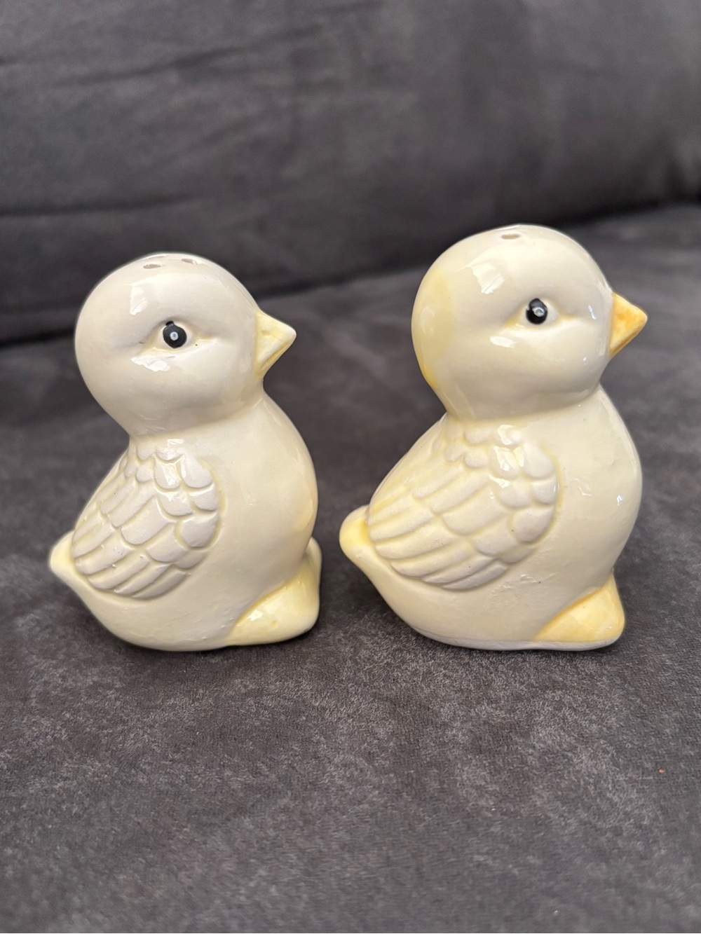Rare Find Vintage Chicks Salt & Pepper Ceramic Shakers Light Yellow Made N Japan